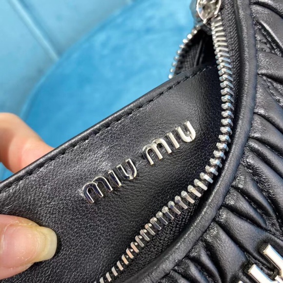 Miu Miu pleated crystal chain bag - Picture 8 of 8